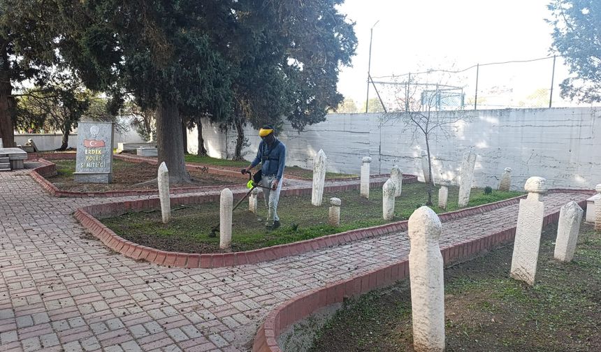 Erdek’te Park ve Bahçeler Haftalık Çalışmaları