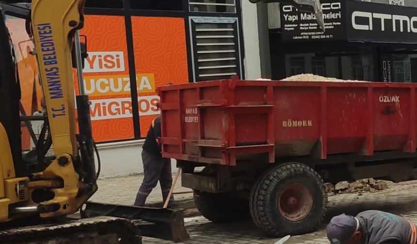 Manyas’ta Yol Yapım Çalışmaları Yeni Yıla Hız Kesmeden Devam Ediyor