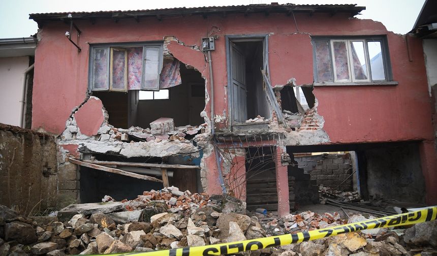 Sındırgı'da Enkaz Operasyonu! 814 Bina Tek Tek Yıkıldı: Riskli Yapılarda Son Durum Ne?