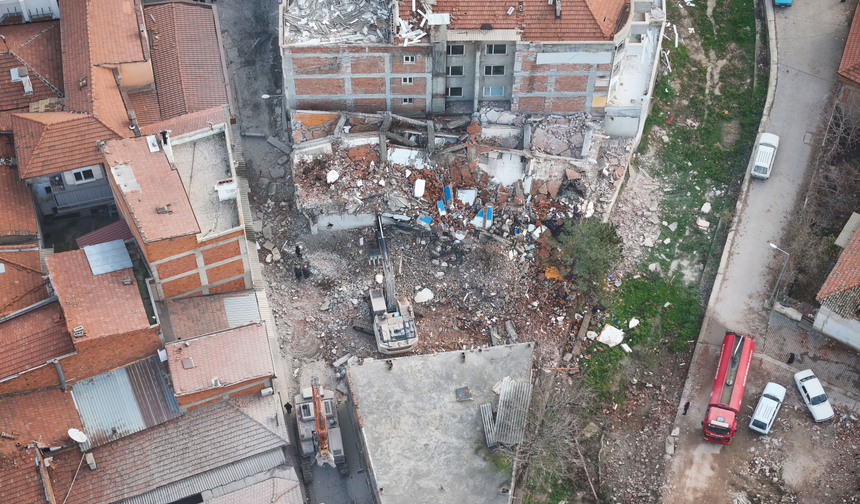İki Deprem, 20 Bin Artçı ve Bir İlçe: Sındırgı’nın Unutulmayan Felaketi