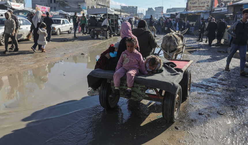 Gazze’de kış şartları Filistinlilerin yaşamını zorlaştırıyor