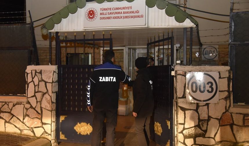 Dursunbey’de Yeni Yılın İlk Dakikalarında Görev Başındaki Ekipler Ziyaret Edildi