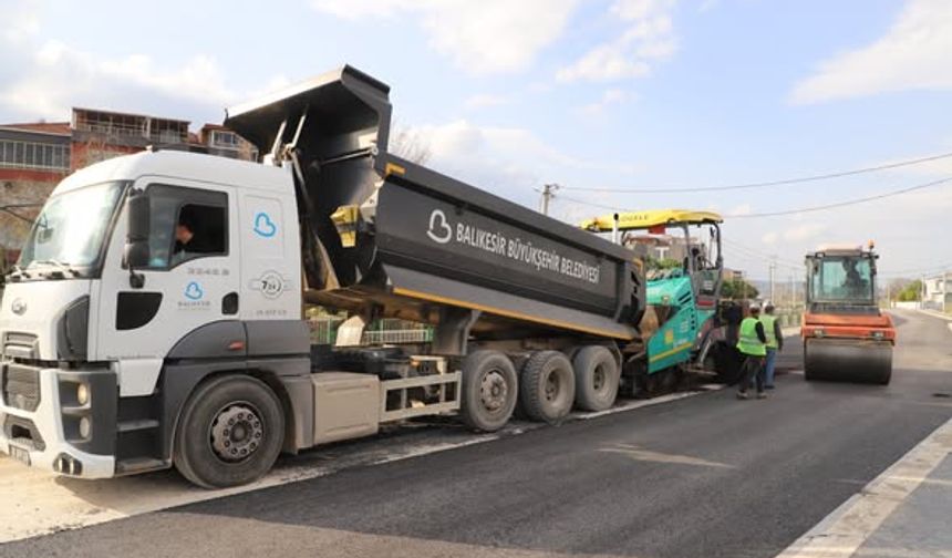 Gönen’de Altyapı, Yol ve Temizlik Çalışmaları Sürdürüldü