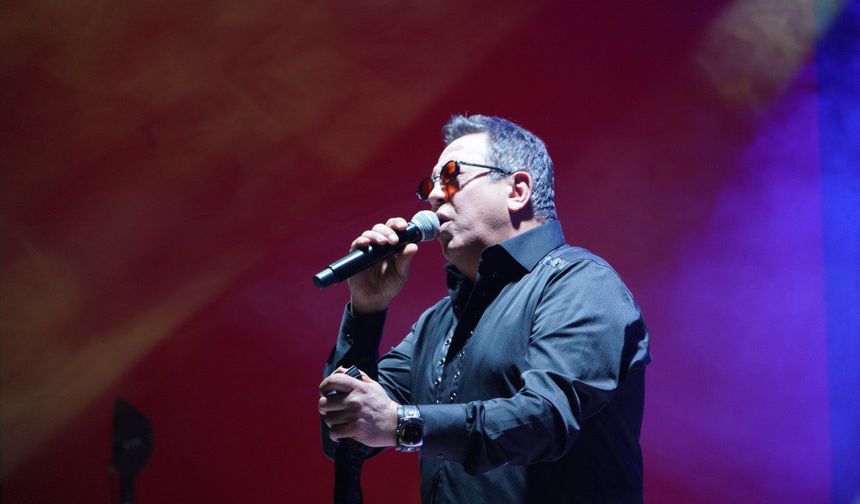 Edremit’te Ali Altay Konseri Coşkusu: Meci Şenliği Müzikle Taçlandı