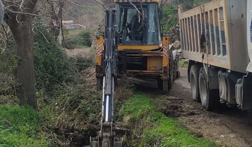 Bigadiç Belediyesi Derelerde Harekete Geçti