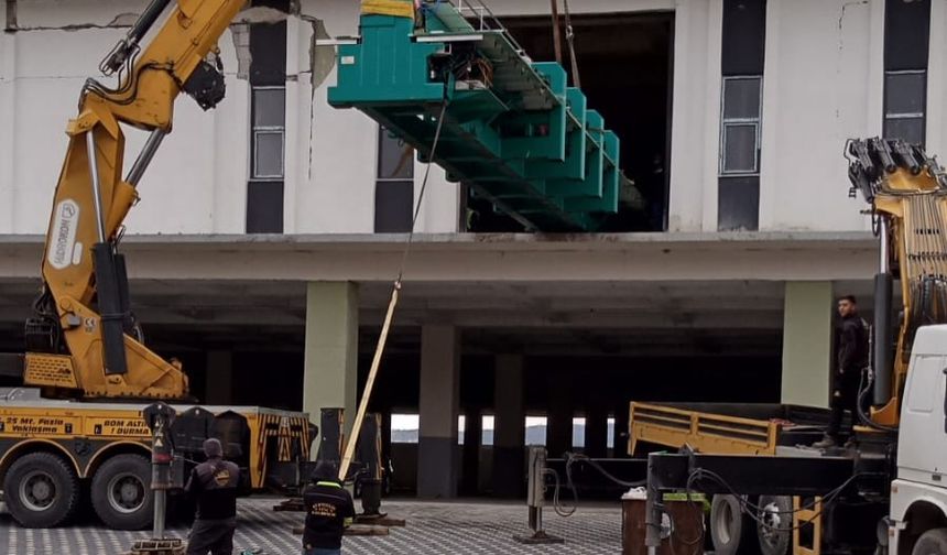 Bigadiç’te Yeni Tekstil Yatırımı Başlıyor: Üretim Makineleri İş Merkezine Geldi