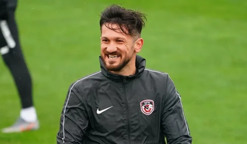 Bandırmaspor Sağ Bekini Buldu: Oğuz Ceylan Bordo-Beyazlı Formayı Giydi!