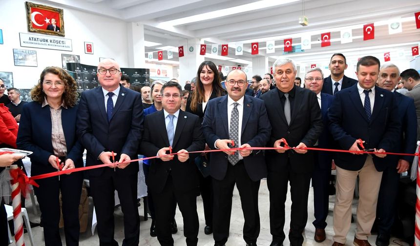 Balıkesir Üniversitesi Turizm Fakültesi Sektörle Buluştu: 100 Firma, 300 Temsilci