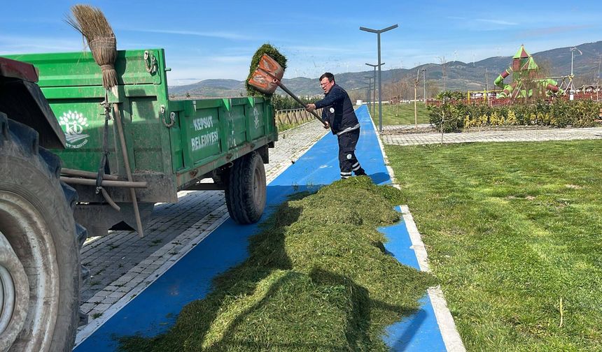 Kepsut’ta 1 Günde Yoğun Mesai: 160 Kişiye Yemek, Mobil Sağlık Hizmeti ve Denetimler