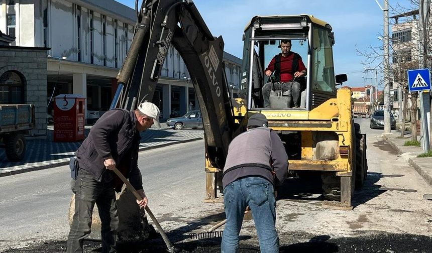 Bigadiç’te Asfalt Seferberliği: Bozulan Yollar Yenileniyor