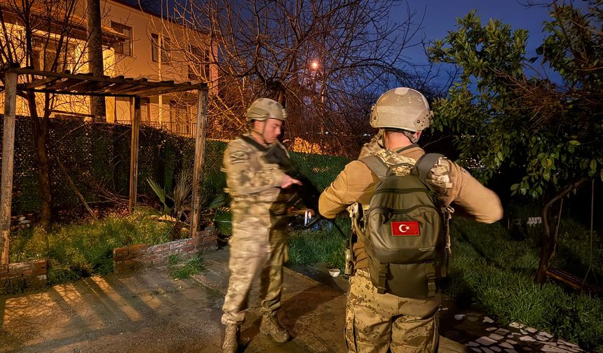 Edremit'teki Cinayet'in Şüphelisi Yakalandı! JASAT ve Komandolardan Ortak Operasyon