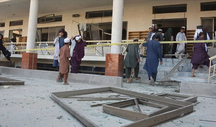 Son Dakika! Cuma Namazı Sırasında Cami'de Patlama! 31 Ölü 169 Yaralı!