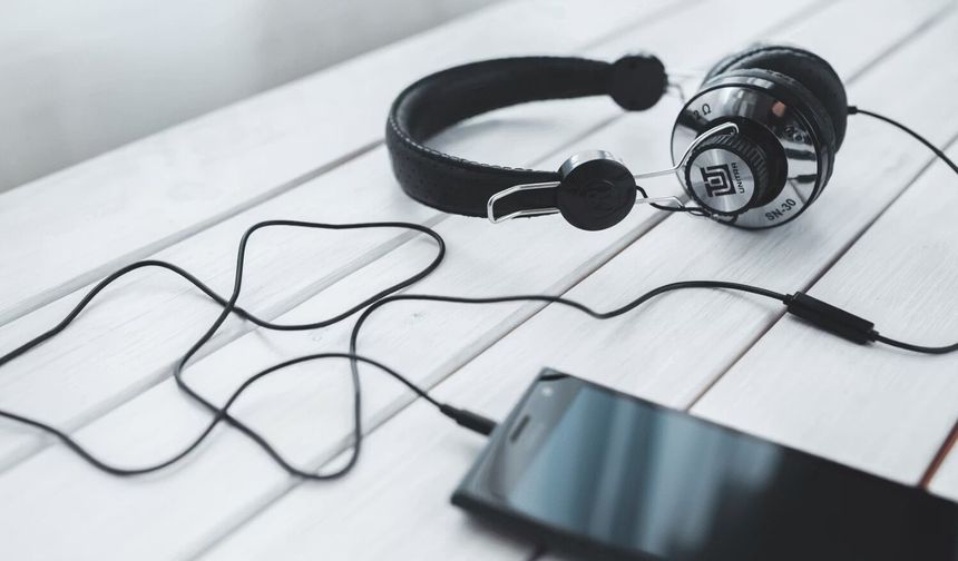 Bilim İnsanları Açıkladı: Müzik Dinlemek Demansı Uzaklaştırıyor