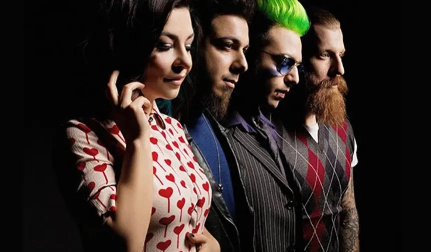 Efsane Geri Döndü: MODEL Grubu 10 Yıl Aradan Sonra Yeniden Sahnelerde!