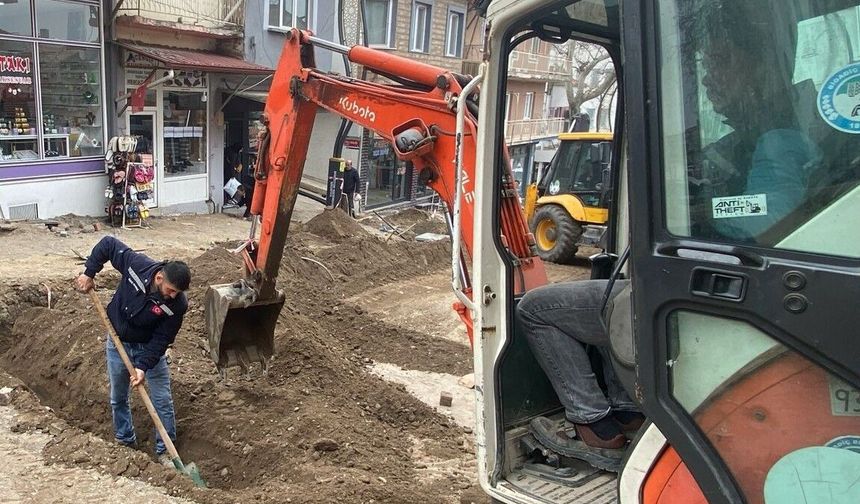 Bigadiç’te Üç Caddede Sokak Sağlıklaştırma Çalışmaları Sürüyor