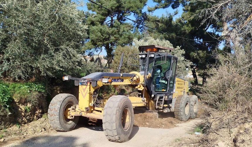 Burhaniye’de Yol Seferberliği: 7 Mahallede Bakım ve Onarım Çalışmaları Tam Gaz