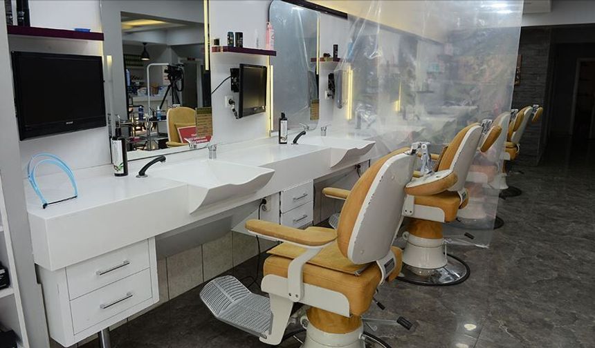 BUGÜN KUAFÖR VE BERBERLER AÇIK MI? 20-21-22 Mart Bayramda Berberler Çalışıyor mu, Kaçta Açılıyor?