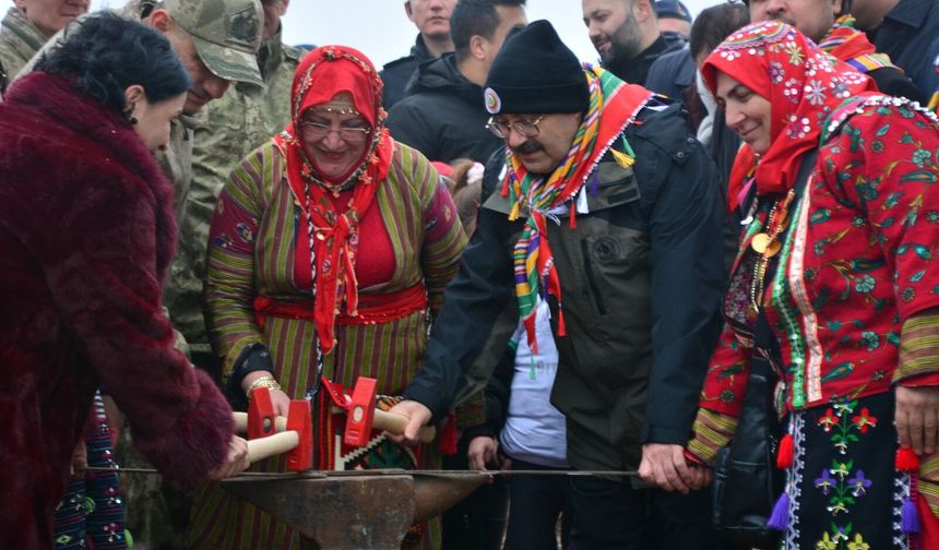 Ormancılık Günü ve Nevruz bir arada... Fidanlar toprakla buluştu