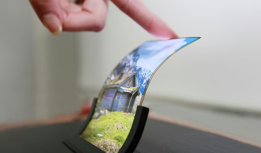 Akıllı Telefonlarda Devrim: Samsung’dan "Çektikçe Uzayan" Ekran Teknolojisi