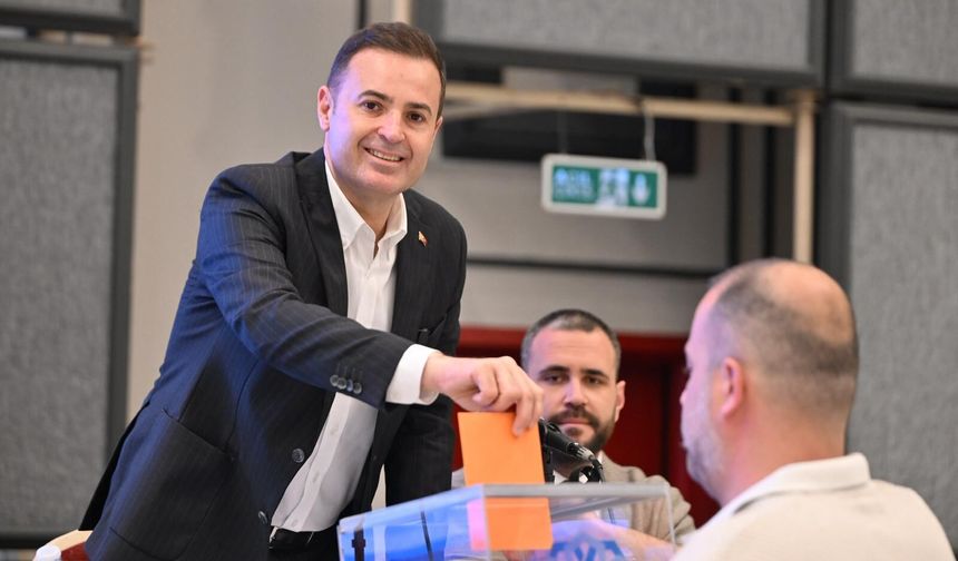 YAĞLI GÜREŞ BİRLİĞİ AHMET AKIN'LA DEVAM