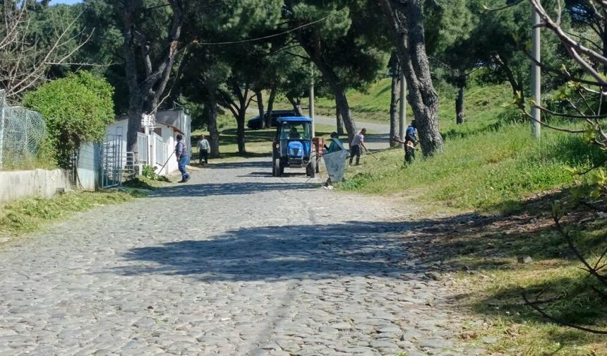 Ayvalık Belediyesi Atatürk’ün Geçtiği Yolları Anma Gününe Hazırladı