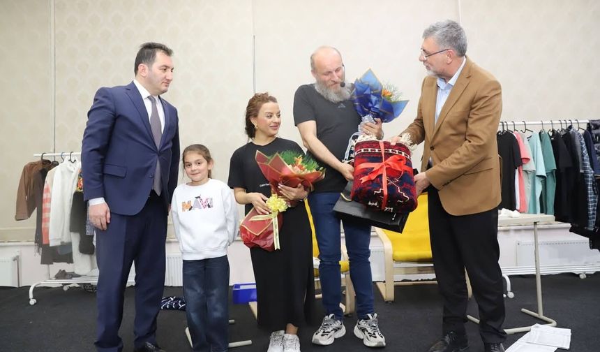 Kepsut’ta Kültür Rüzgarı: "Hangisi Gerçek" Tiyatro Oyunu Sahnelendi