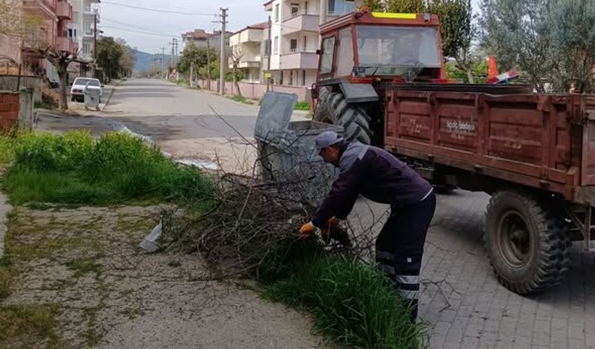 Bigadiç’te Bahar Temizliği: Park ve Bahçeler Yeni Görünümüne Kavuşuyor