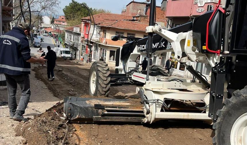 Bigadiç’in Çehresi Değişiyor! Belediye Caddesi’nde "Sokak Sağlıklaştırma" Seferberliği