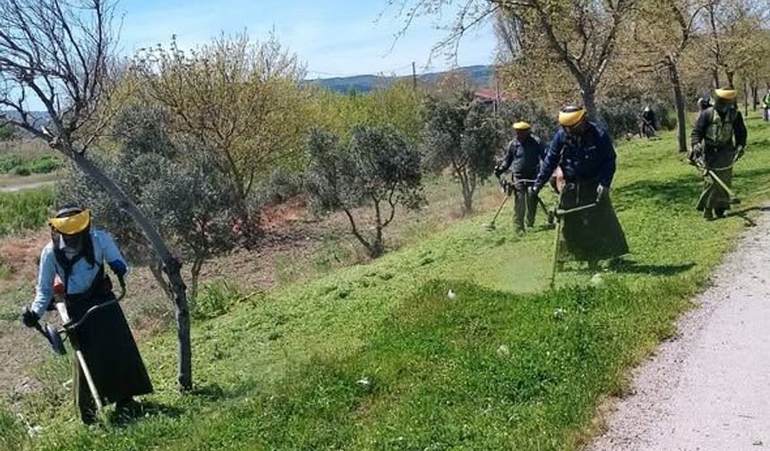 Bigadiç’te Bahar Temizliği: İlçenin Yeşil Alanları Estetik Bir Görünüme Kavuşuyor