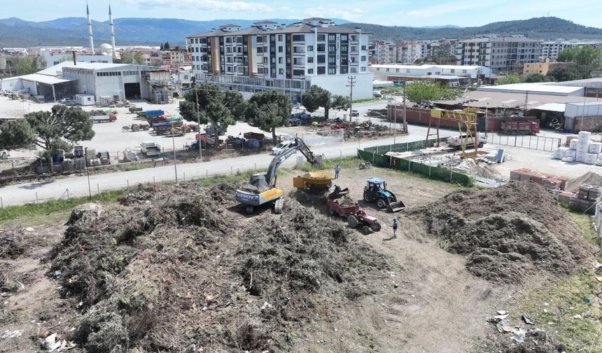Burhaniye Belediyesi’nden "Sıfır Atık" Hamlesi: Saatte 14 Ton Atık Ekonomiye Kazandırılıyor