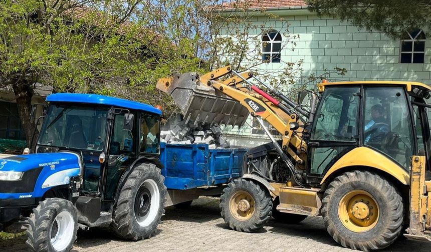 Bigadiç Belediyesi'nden Hisarköy’e Ulaşım Atağı: Mahalle İçi Yollar Yenileniyor