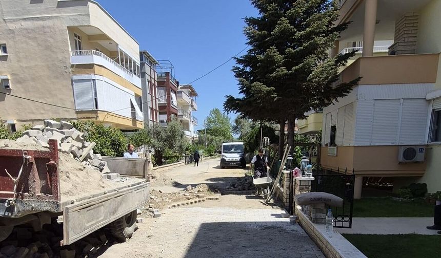 Edremit’te Yol Seferberliği: Altınoluk 2001 Sokak’ta Tamirat Mesaisi Başladı