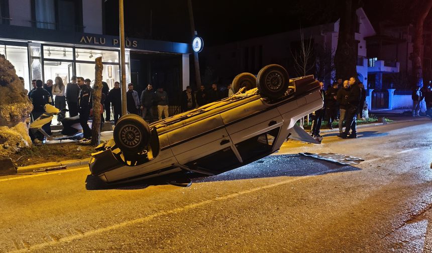 Balıkesir Sındırgı'da Feci Kaza! Taklan Atan Araçtaki 2 Yaralı Hastaneye Kaldırıldı!