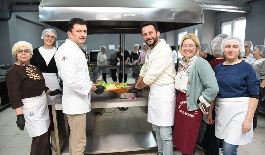 GASTRONOMİ AKADEMİSİ'NDE ÇİĞKÖFTE YOĞURDULAR