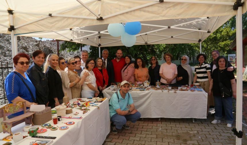 Edremit’te Özel Ellerden Muhteşem Sergi! Halk Eğitim Öğrencileri El Emeğiyle Hayran Bıraktı