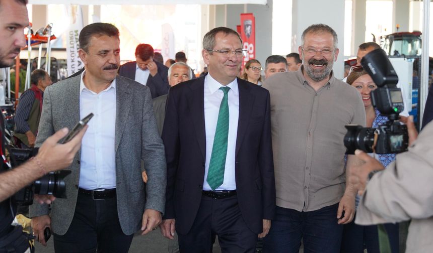 KUZEY EGE'DEN TARIM ALARMI: TRAKTÖR KULLANACAK GENÇ KALMADI!