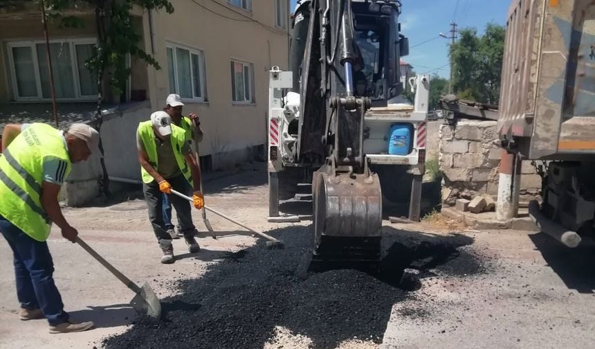 Bigadiç’te Ulaşım Konforu Artıyor: Asfaltlama Çalışmaları Tüm Hızıyla Devam Ediyor