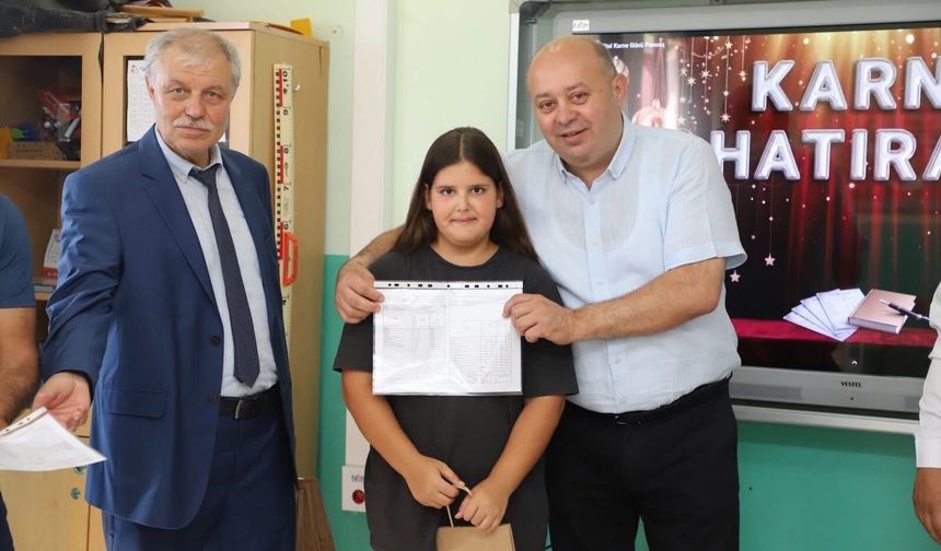 Gönen’de Karne Heyecanı: Başkan Palaz Öğrencilerin Sevincine Ortak Oldu