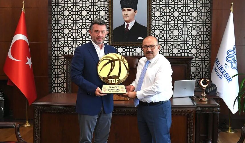 Süper Lig'e Yükselen Bandırma Bordo Basketbol'un Başkanı Onur Göçmez'den Vali İsmail Ustaoğlu'na Anlamlı Ziyaret!