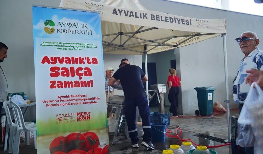 Ayvalık’ta Kış Hazırlıkları Başladı: Ücretsiz Salça Makinesi Hizmeti Yeniden Pazar Yerlerinde!