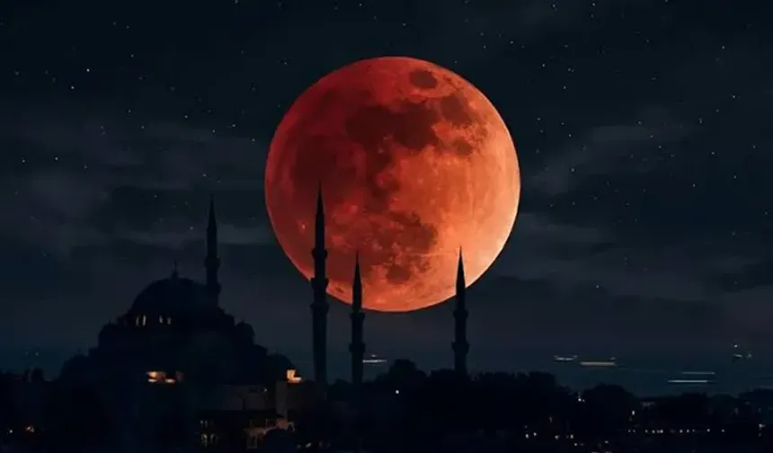 Türkiye’de Gökyüzünde Büyüleyici Manzara! Kanlı Ay Tutulması Böyle Görüntülendi