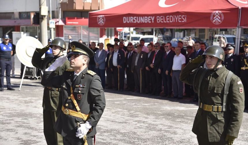 104 Yıllık Gurur Dursunbey’de Yaşatıldı: Şehitler ve Gaziler Rahmetle Anıldı!