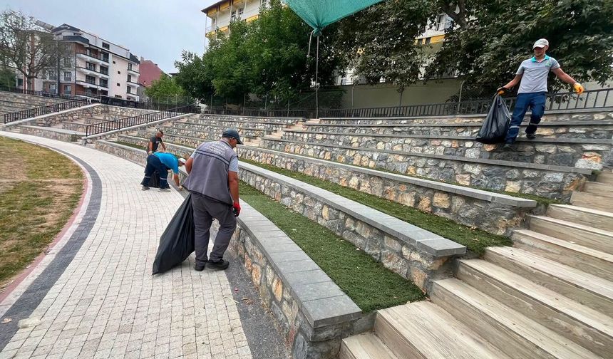 Dursunbey'de Temizlik Seferberliği! Ekipler Sokak Sokak Sahaya İndi!