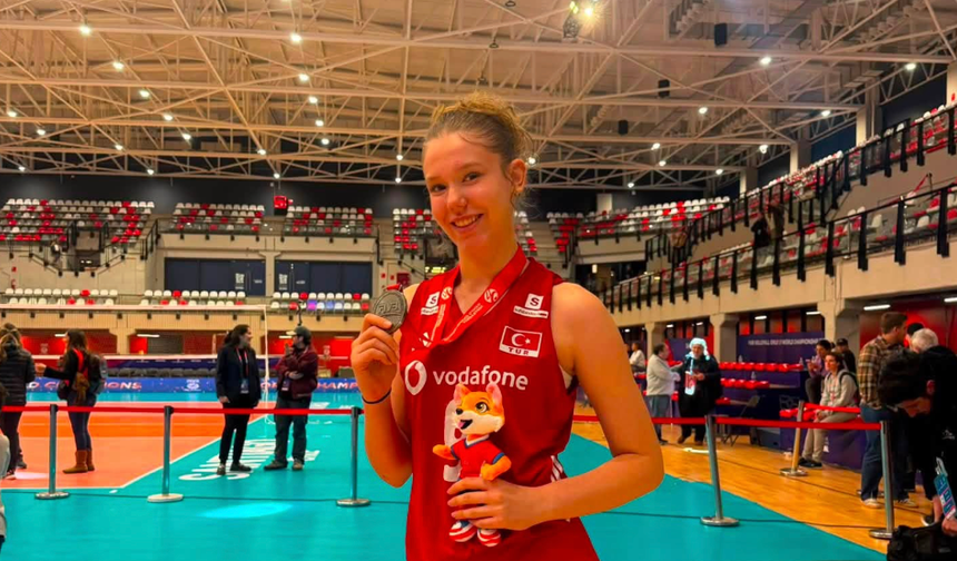 Gönenli Milli Gururumuz Suden Defne Kaçan, 2026 FIVB U17 Kızlar Dünya Şampiyonası'nda Fırtına Gibi Esti!