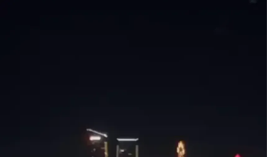 Gece Saat 02.00'de İstanbul'da Gizemli Hareketlilik! Galatasaray Stadının Üzerinde Drone Şov!