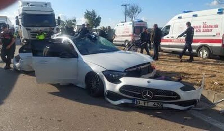 Bandırma’da Feci Kaza! Anne, 3 Yaşındaki Kızı ve Bebeği Hayatını Kaybetti