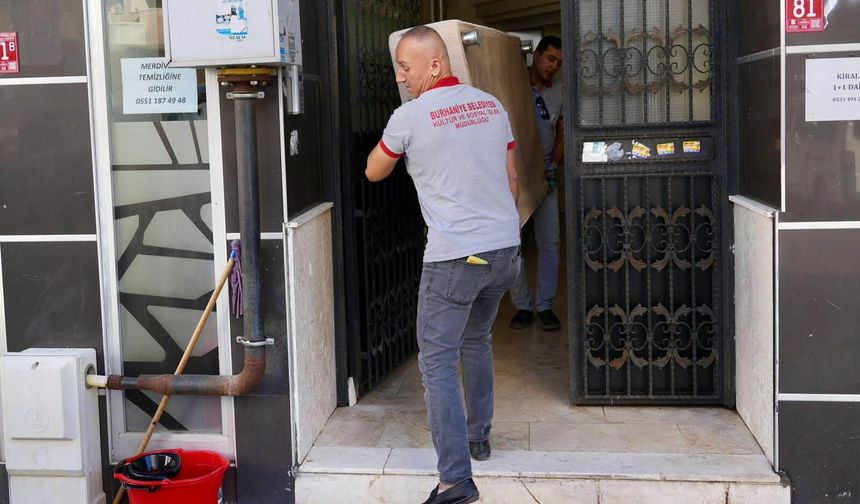 Burhaniye Belediyesi'nden İhtiyaç Sahibi Ailelere Destek: 203 Aileye Ev Eşyası Ulaştı!