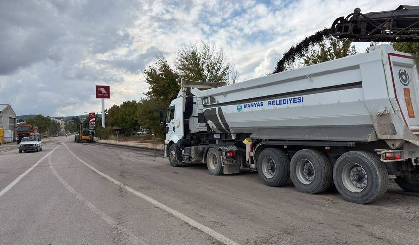 Bandırma Yolu'nda Çalışma Başladı: Manyas'ta Yollar Baştan Yapılıyor!