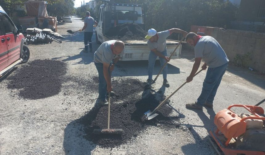 Burhaniye’de Çalışmalar Hız Kesmeden Sürüyor: Yollar, Altyapı ve Parklar İçin Ekipler Sahada!