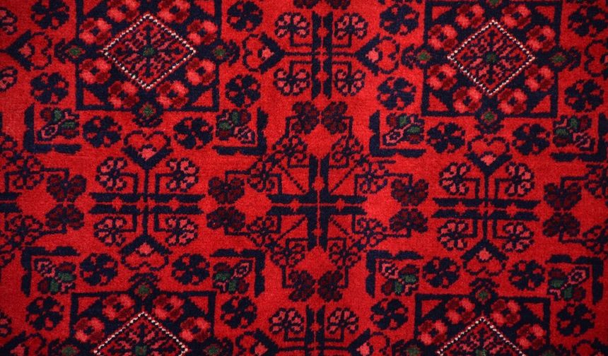 Sındırgı’nın Yağcıbedir Halıları Edirne Kırmızısıyla Yeniden Dokundu! Her Motifinde Ayrı Bir Hikâye Var